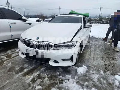 2019, BMW / 330, 73486 км., gas