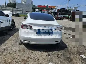 2022, Tesla / Model 3, 10000 км., electric