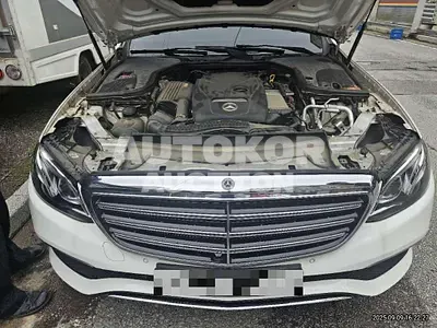 2018, Mercedes-Benz / E 300, 74000 км., gas