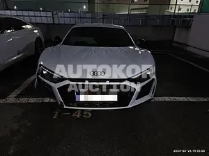2022, Audi / R8, VIN: WUAZZZFX2N7900289, 32518 км., gas
