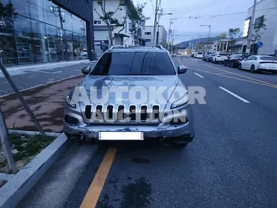 2017, Jeep / Cherokee, VIN: 1C4PJMCB0HW555605, gas