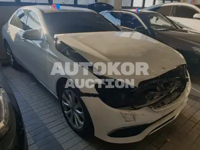 2020, Mercedes-Benz / E 300, VIN: W1KZF4KB5LA815116, gas