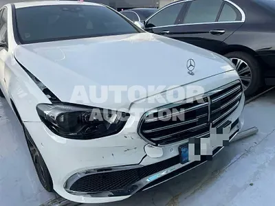 2021, Mercedes-Benz / E 300, 44118 км., hybrid