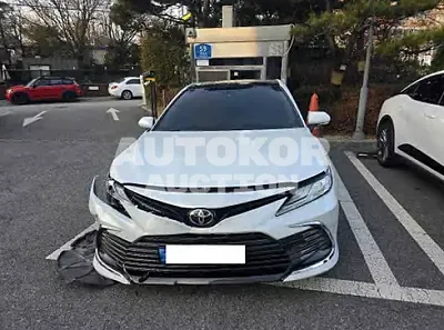 2022, Toyota / Camry, 8672 км., gas