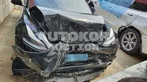 2021, Tesla / Model 3, VIN: 5YJ3E1EC8MF912177, electric