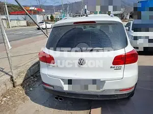 2015, Volkswagen / Tiguan, VIN: WVGZZZ5NZFW560449, 71673 км., diesel