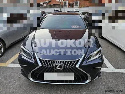 2024, Lexus / ES 300, 23922 км., hybrid