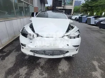 2020, Tesla / Model 3, electric