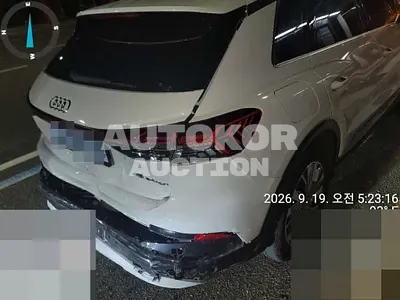 2026, Audi / q4 e-tron, 4900 км., electric