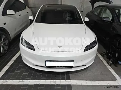 2024, Tesla / Model 3, 30000 км., electric