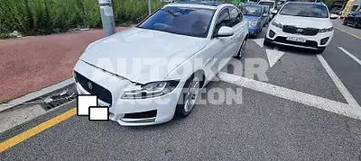 2017, Jaguar / XF, VIN: SAJBA4BN7HCY44862, diesel