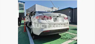 2016, BMW / B5, 43417 км., gas, 1999 куб.см.