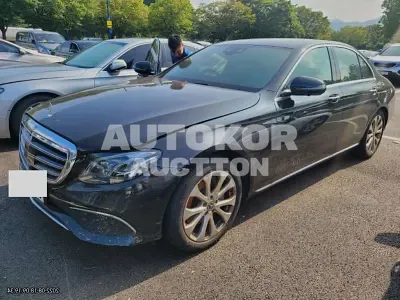 2020, Mercedes-Benz / E 300, VIN: W1KZF4KBXLA825253, gas