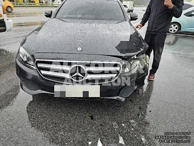 2016, Mercedes-Benz / E 300, 156422 км., gas, 1991 куб.см.