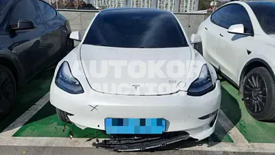 2020, Tesla / Model 3, 35870 км., electric