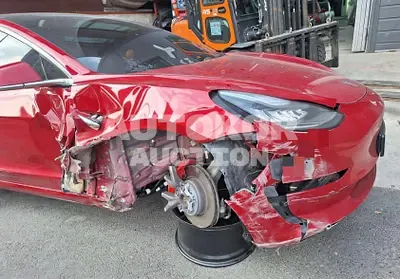 2020, Tesla / Model 3, electric