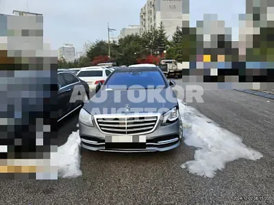 2019, Mercedes-Benz / S 560, 124141 км., gas