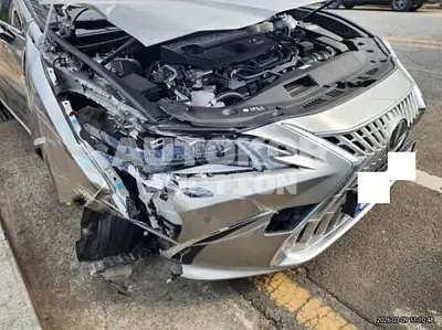 2026, Lexus / es300h, 30000 км., hybrid