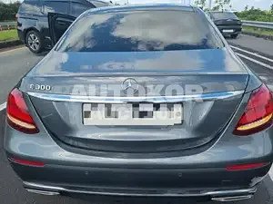 2017, Mercedes-Benz / E 300, 132759 км., gas