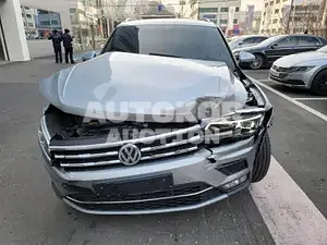 2021, Volkswagen / Tiguan Allspace, VIN: KMHSU81UBGU666957, 10200 км., diesel