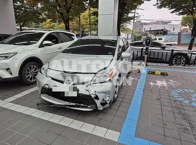 2015, Toyota / Prius, hybrid, 1798 куб.см.