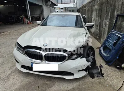 2021, BMW / 320i, 70343 км., gas