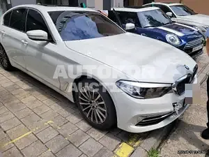 2019, BMW / 520, 30200 км., gas