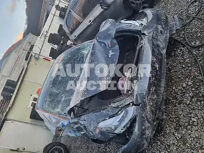 2020, Tesla / Model 3, VIN: 5YJ3E1EB0LF750728, electric
