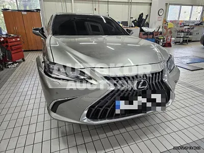 2024, Lexus / ES 300, 6151 км., hybrid