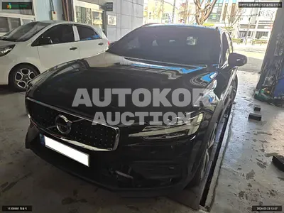 2021, Volvo / v60 cross country, VIN: YV1ZZL12CM1074970, 53185 км., hybrid, 1969 куб.см.