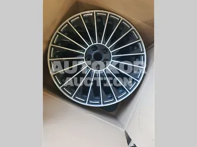 2026, Hyundai / ioniq 9, unknown, 180 куб.см.