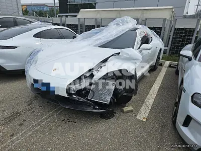 2025, Porsche / Taycan, 9444 км., electric