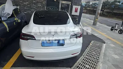 2022, Tesla / Model 3, 40000 км., electric