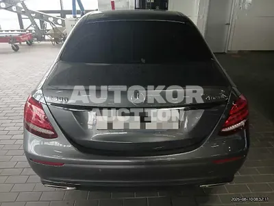 2018, Mercedes-Benz / e300, 52405 км., gas