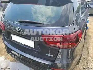 2017, Kia / Sorento, VIN: KNAPS81BBJA401739, diesel