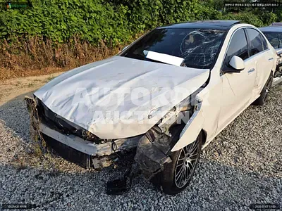 2024, Mercedes-Benz / C 200, VIN: W1KAF5AB5RF162383, hybrid