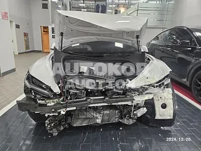 2024, Tesla / Model 3, VIN: LRW3E7EKXRC153818, electric