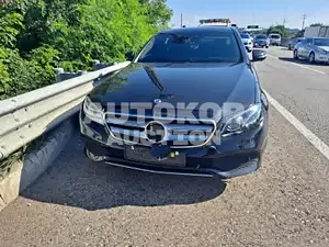 2020, Mercedes-Benz / E 300, VIN: W1KZF4JB1LA815194, 35613 км., gas