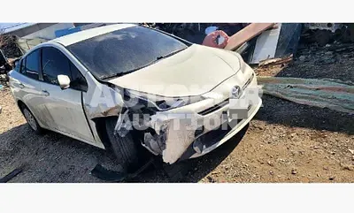 2019, Toyota / Prius, 82408 км., hybrid, 1800 куб.см.