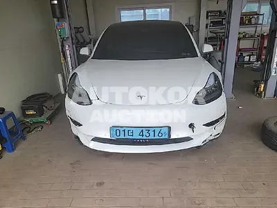 2020, Tesla / Model 3, VIN: 5YJ3E1EA0LF584654, 71767 км., electric