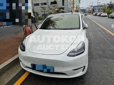 2024, Tesla / Model Y, 14992 км., electric, 173 куб.см.