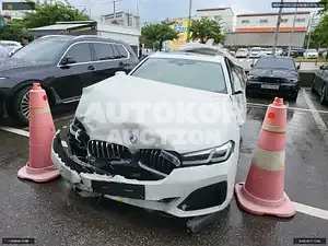 2022, BMW / 530, VIN: WBA71BH06NWX77120, gas