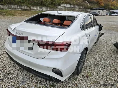 2023, BMW / Z1, 35000 км., gas, 1598 куб.см.