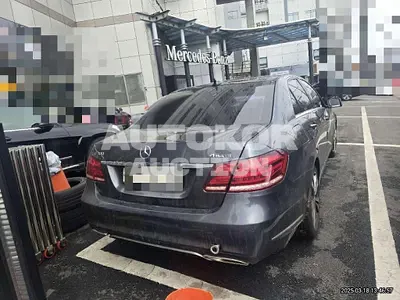 2015, Mercedes-Benz / E 300, 52035 км., gas