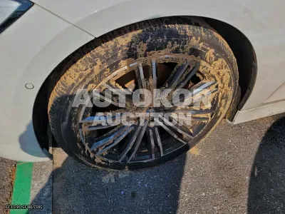 2019, BMW / 320, VIN: WBA5V7106KAE83439, gas