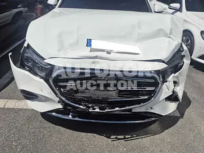 2024, Mercedes-Benz / e300, VIN: W1KLF6BB7RA080097, 22148 км., hybrid, 2999 куб.см.