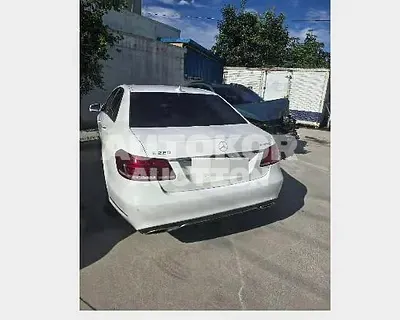 2016, Mercedes-Benz / E 220, 102134 км., diesel, 2143 куб.см.