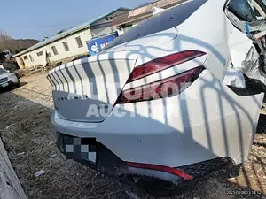 2022, Genesis / G70, 10000 км., gas