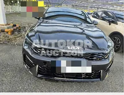 2024, BMW / B5, 10864 км., hybrid, 1999 куб.см.