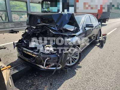 2017, Genesis / G80, 102456 км., gas, 3300 куб.см.
